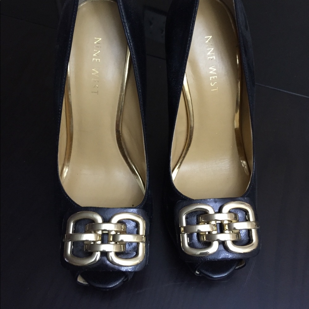 Used Nine West elegant pumps size 5